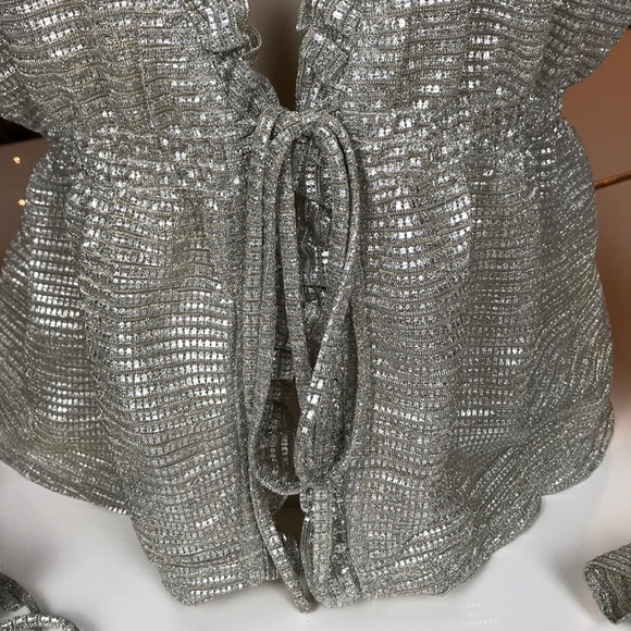 NWT LINE + DOT SPARKLY SILVER & BEIGE SWEATER SZ M - Picture 4 of 16